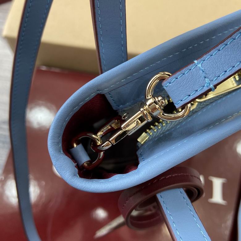 831899 20X15X5cm MP 4色 32