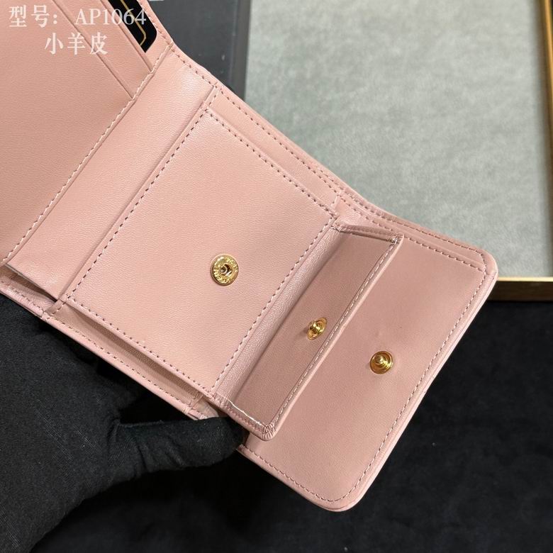 AP1099 10.7X9.5X2.7cm YG 4