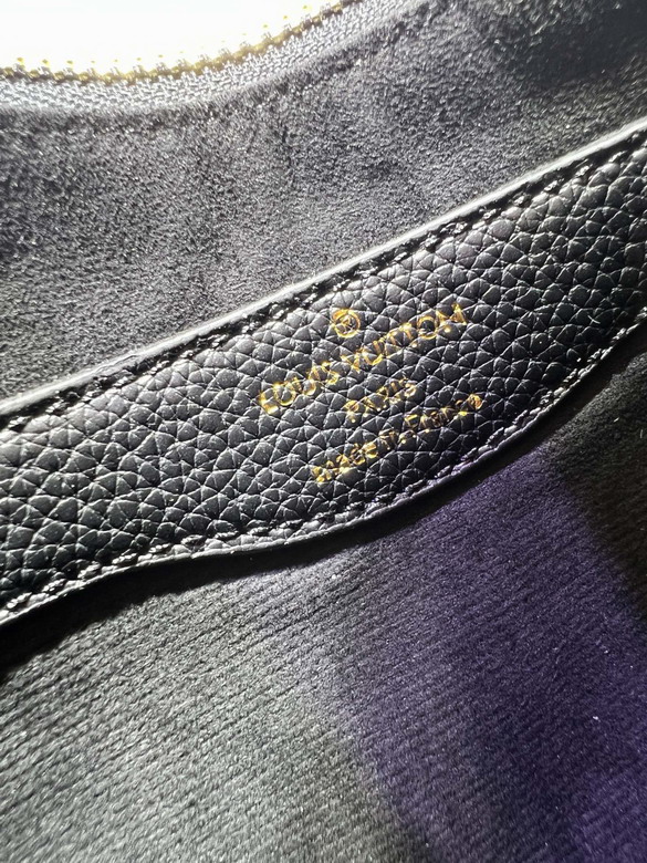 Boulogne M45832 16x9 5x29cm ss_10