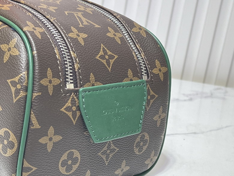 Dopp Kit M11482 28x15x16 5cm ss3_4