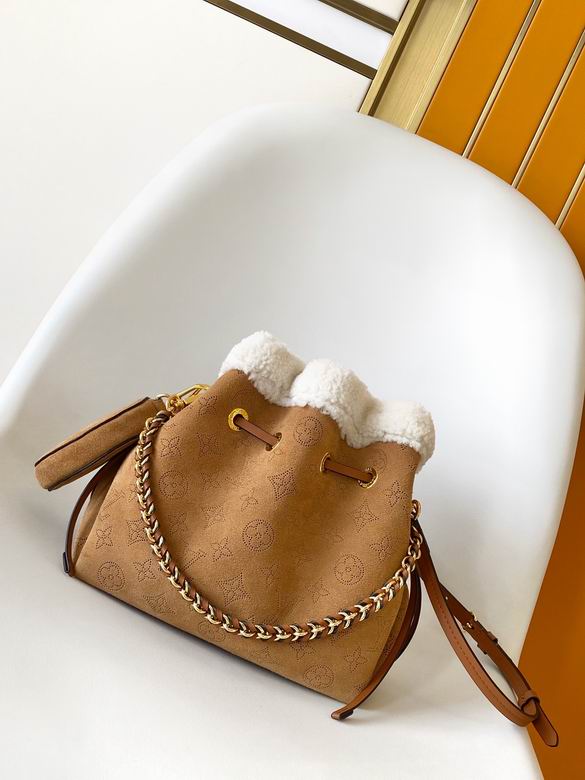 M11839 19X22X14cm YG 0