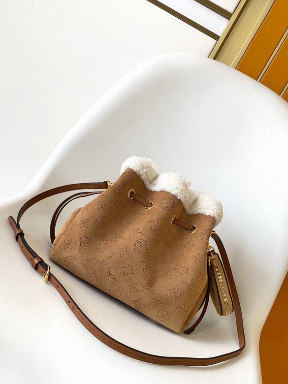 M11839 19X22X14cm YG 2