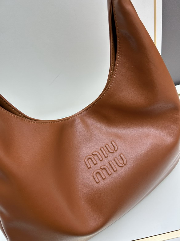 Miu C7006 44x31 5x7cm jj1_5