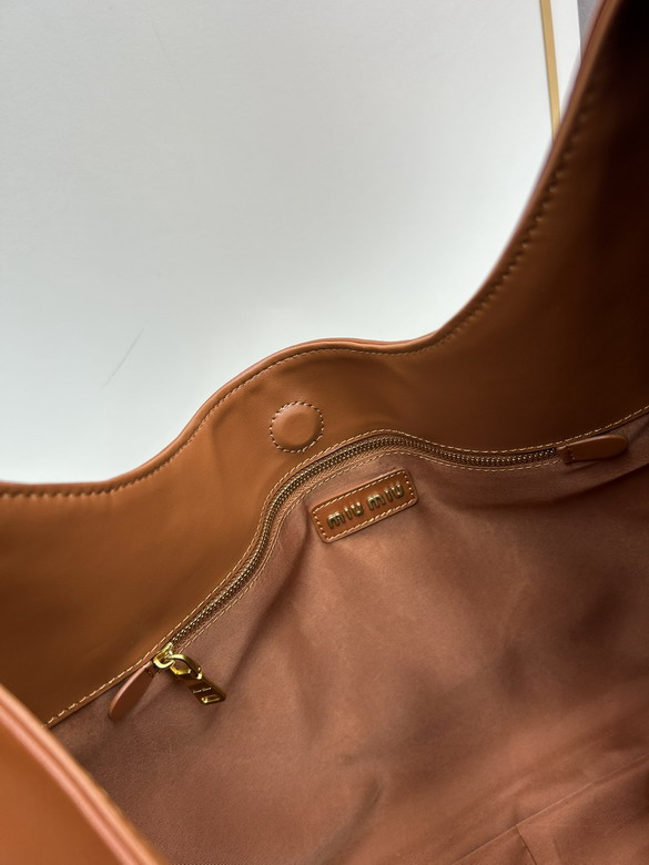 Miu C7006 44x31 5x7cm jj1_8