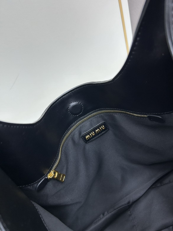 Miu C7006 44x31 5x7cm jj_7