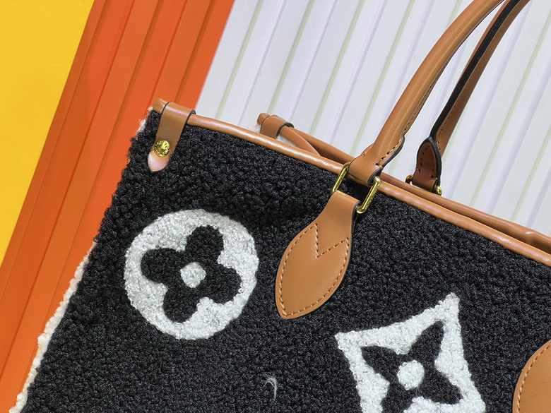 On M45039 33x27x14cm ss1_4