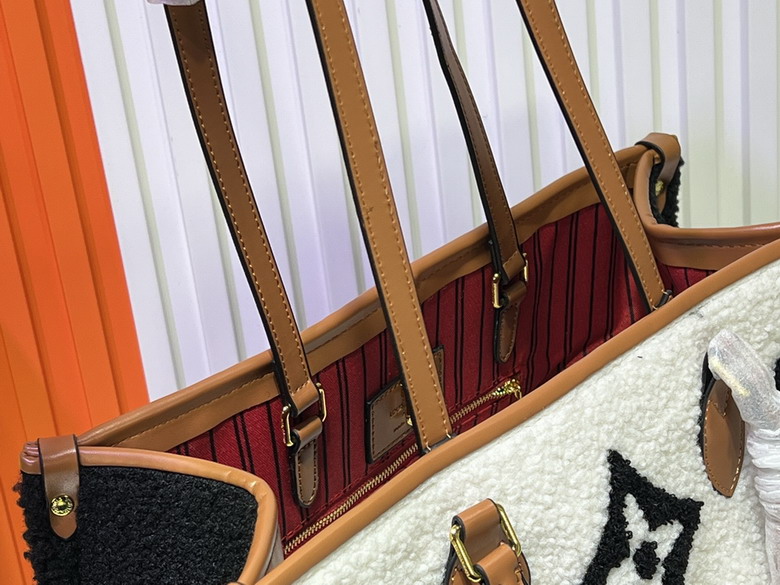 On M45039 33x27x14cm ss_7