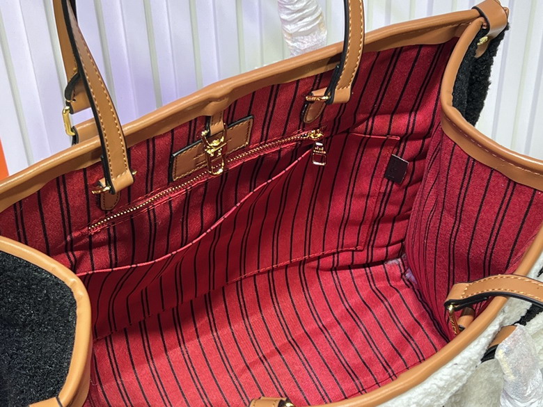 On M45039 33x27x14cm ss_8