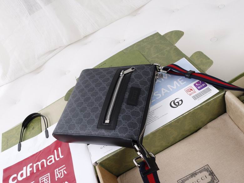 523599 21X23X4cm YG 2