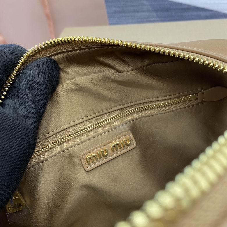 5BB124 24X17X7.5cm MP 2色 25