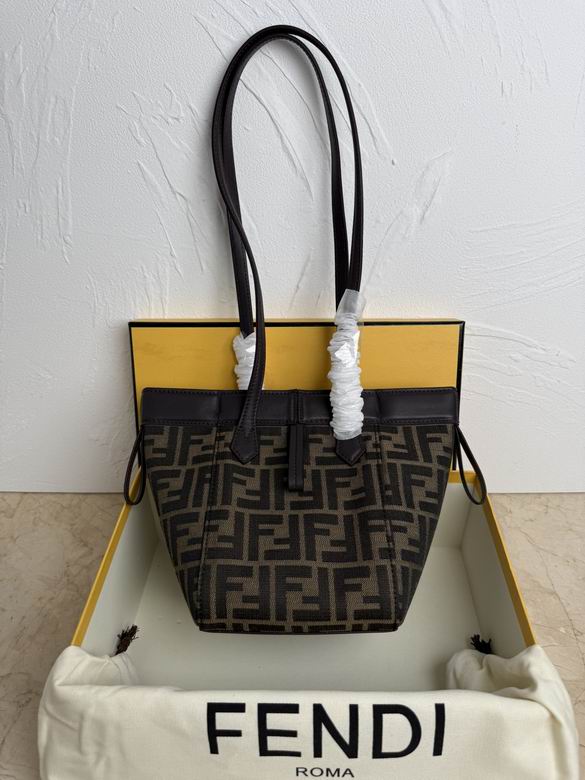 8092 15X18.5X15cm YG 1