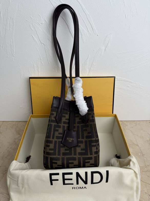 8092 15X18.5X15cm YG 2