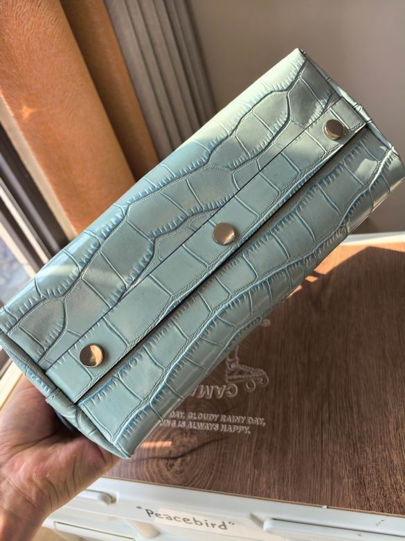 905 28.5X19X11.5cm TB 3