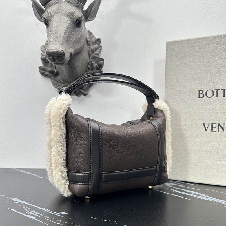 Wallace 6026 20X13X9.5cm BG 1