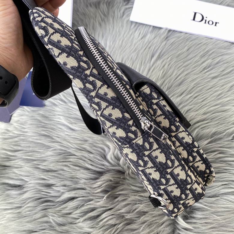 1042 30X18X5.5cm YG 5