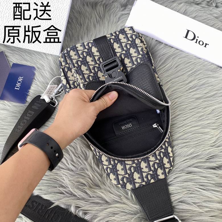 1042 30X18X5.5cm YG 7