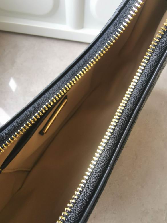 1630 21X24X6.5cm TB 2