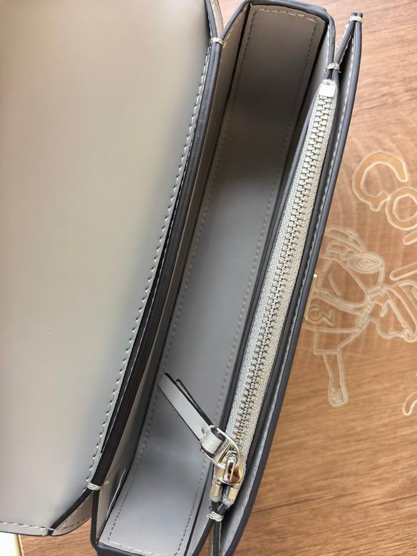 204 20.5X10.9X5.5cm TB 2色 3