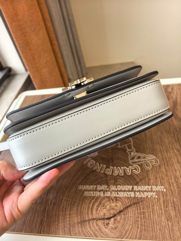 204 20.5X10.9X5.5cm TB 2色 4