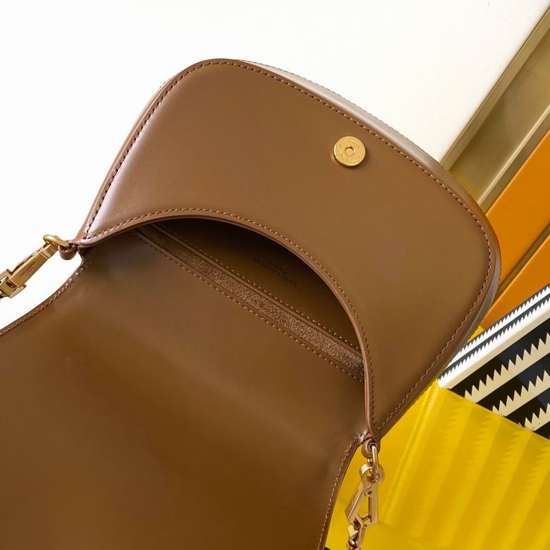 800846 17.5X21X8cm YG 6