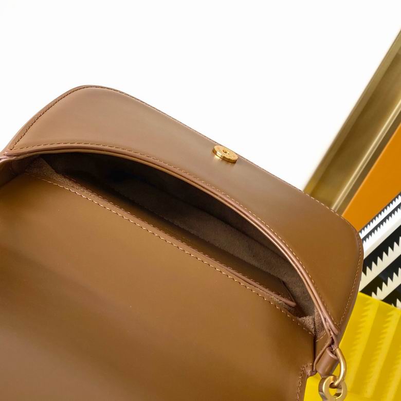 800846 17.5X21X8cm YG 7