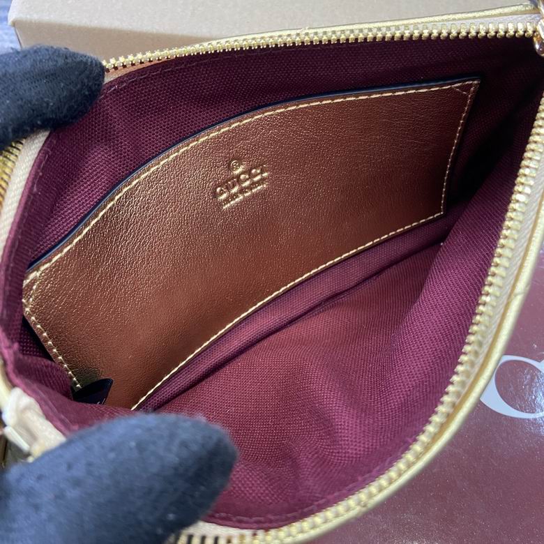 824950 22X12X2cm MP 7