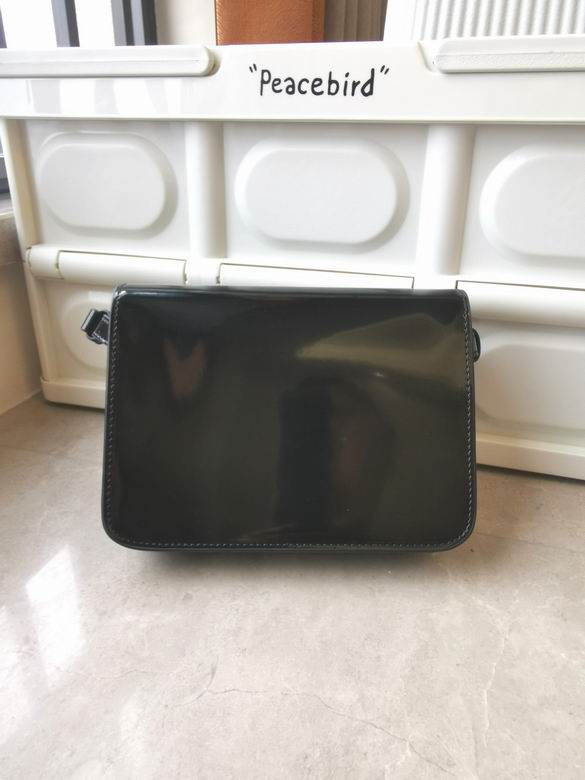 893 15.5X21X6cm TB 1