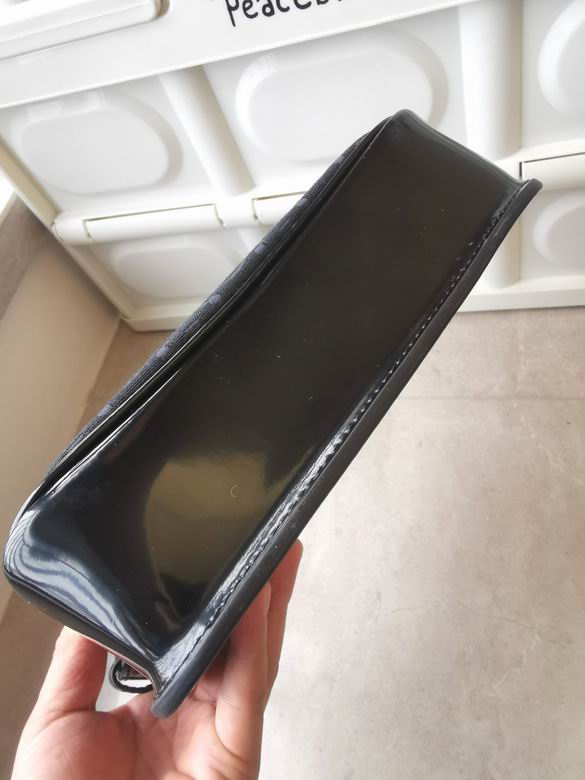 893 15.5X21X6cm TB 4