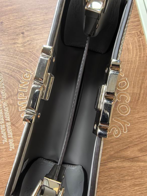 995 13.5X20.5X8cm JY 2