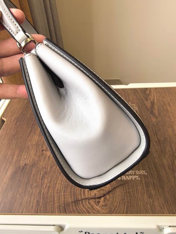 995 13.5X20.5X8cm JY 4