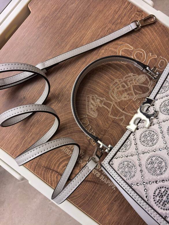 995 13.5X20.5X8cm JY 6