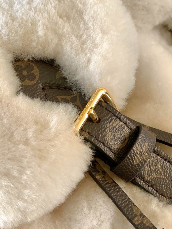 M11919 16.5X13X25cm WP 6