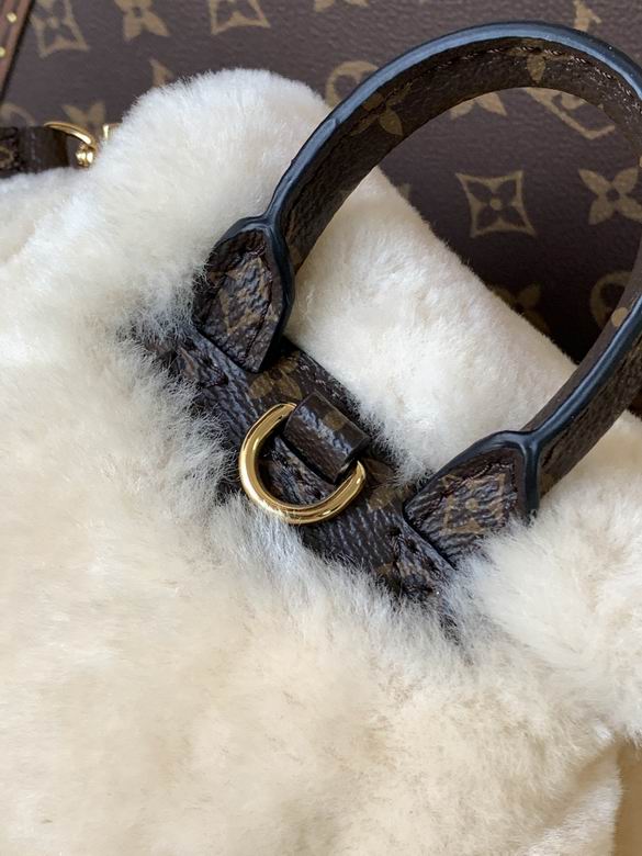 M11919 16.5X13X25cm WP 7