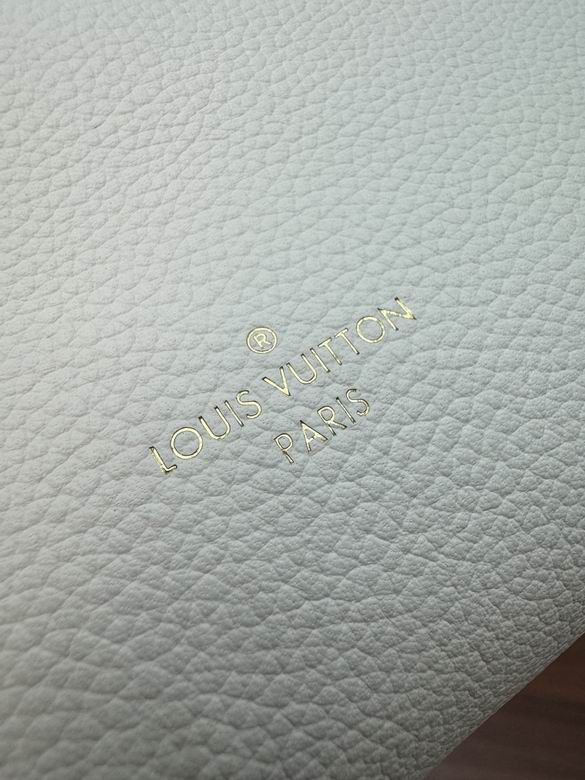 M23915 18X12.5X8cm YG 6