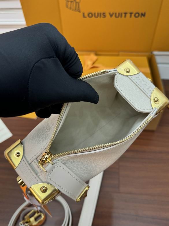 M23915 18X12.5X8cm YG 7