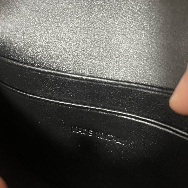 10L583 10.5X7X1cm SF 7色 7