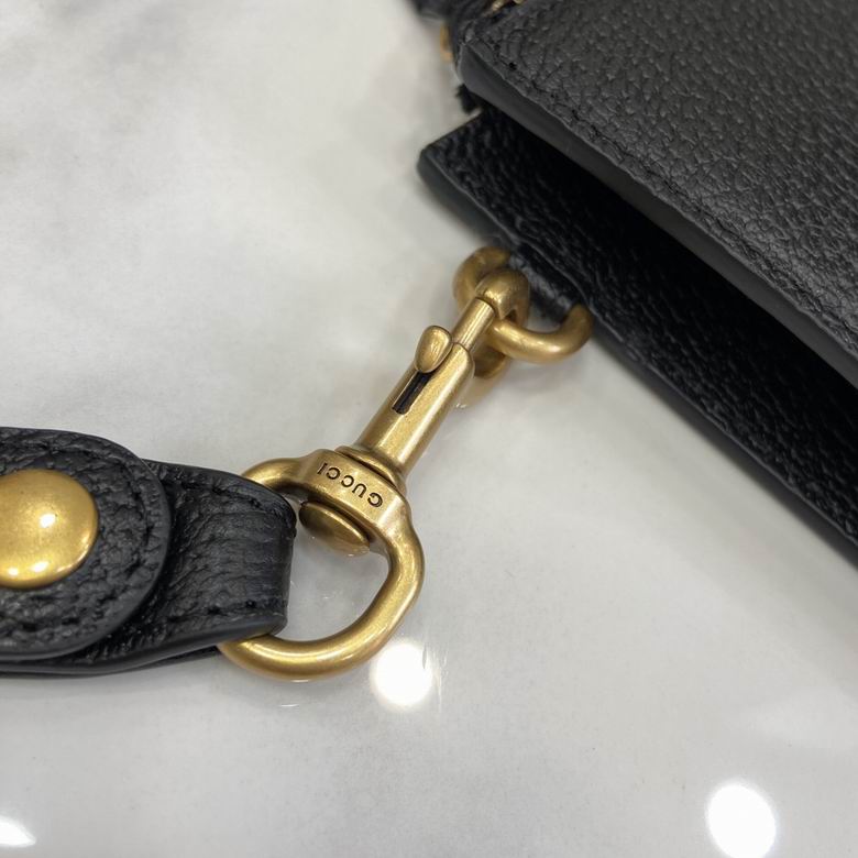 523684 30.5X21X1.5cm YG 6