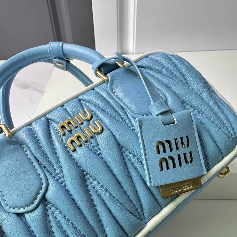 5BB142 22X10.5X7.5cm YG 3色 23