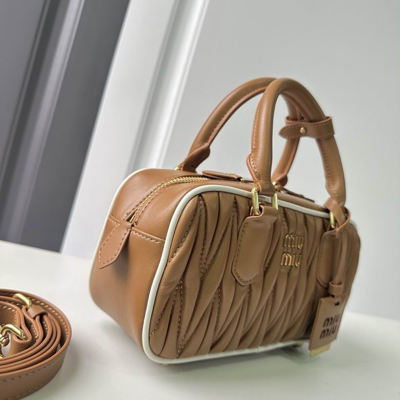 5BB142 22X10.5X7.5cm YG 3色 3