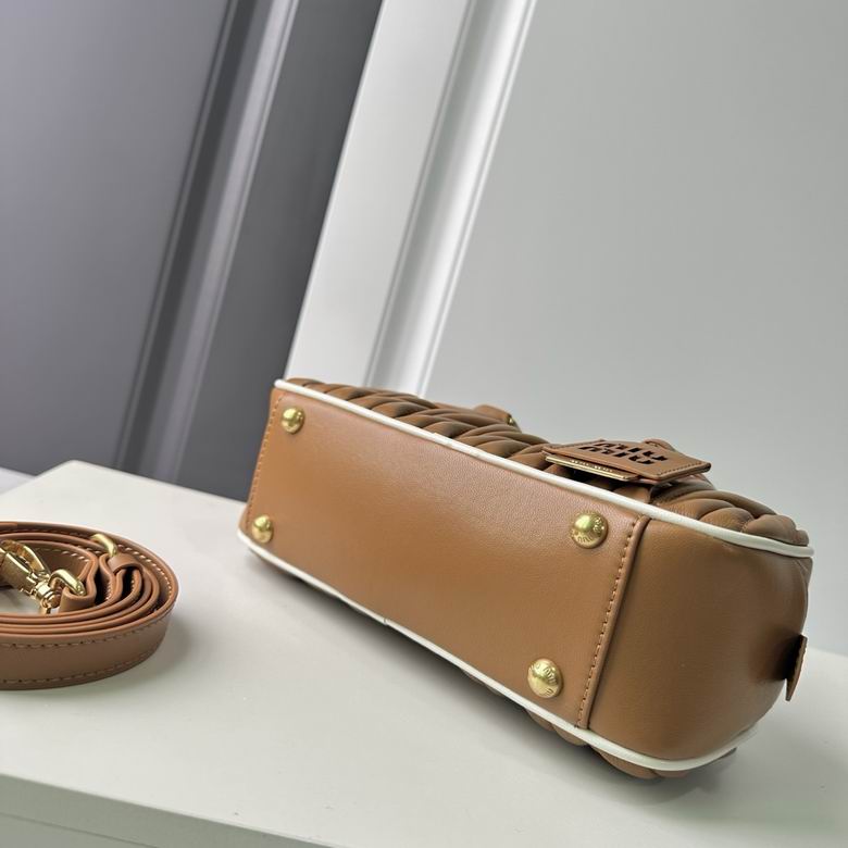 5BB142 22X10.5X7.5cm YG 3色 5