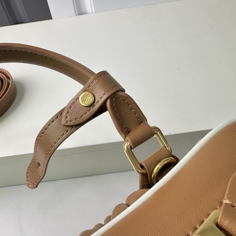 5BB142 22X10.5X7.5cm YG 3色 7