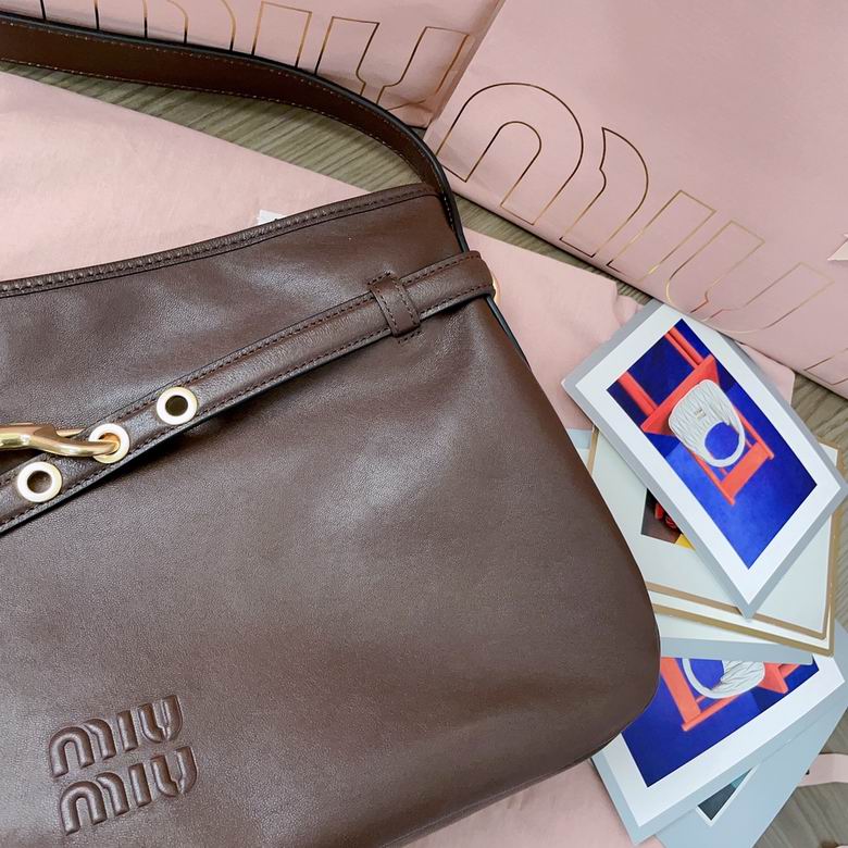 5BC181 40X24X7cm SF 2色 13