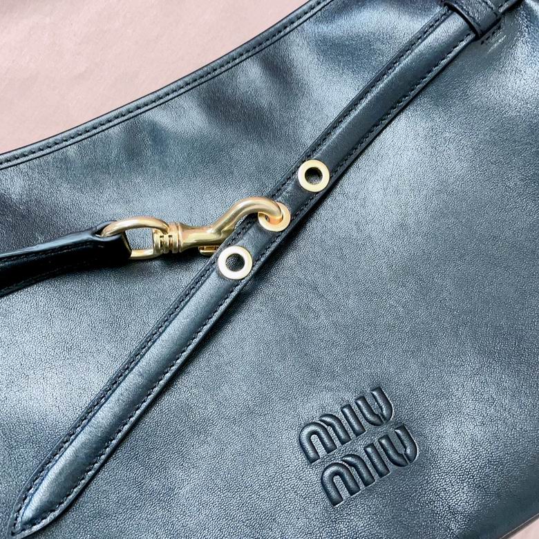 5BC181 40X24X7cm SF 2色 6