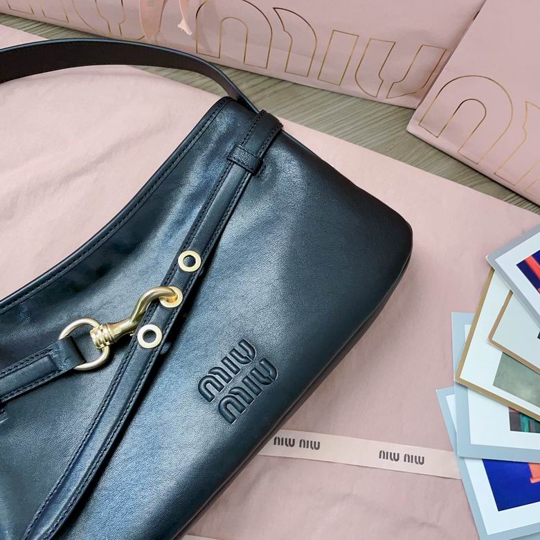 5BC182 33X19X5cm SF 2色 13