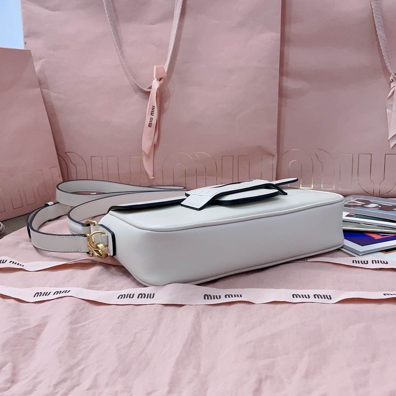 5BD270 23X13.5X5cm SF 3