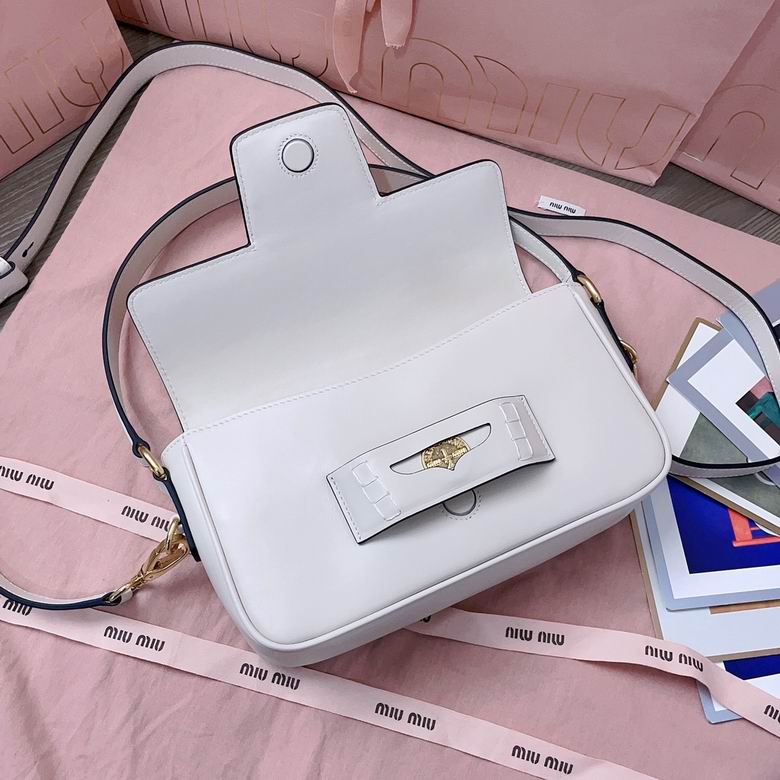 5BD270 23X13.5X5cm SF 7