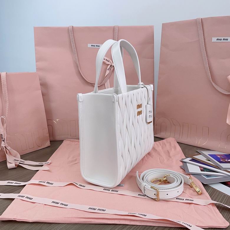 5BG263 24X20.5X8cm SF 2色 11