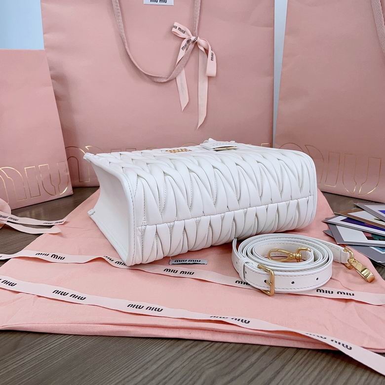 5BG263 24X20.5X8cm SF 2色 13