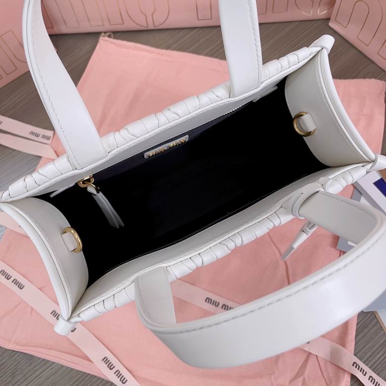 5BG263 24X20.5X8cm SF 2色 16