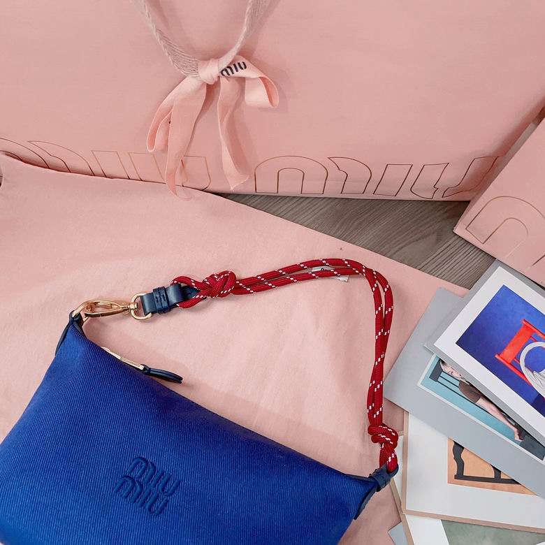 5NE841 19X25.5X14X10cm SF 5色 42